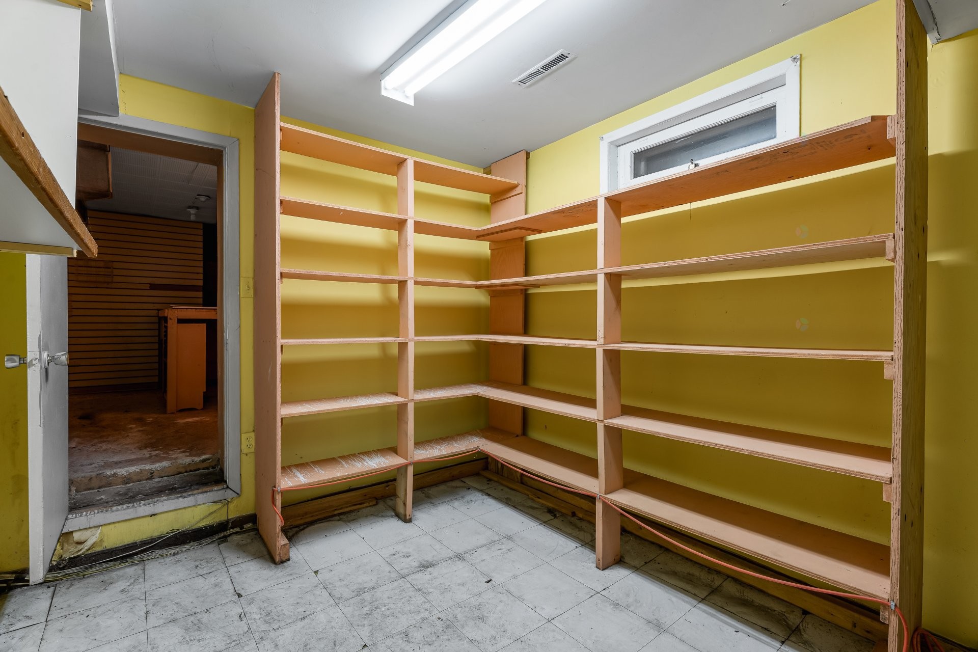 









1102


Boul. de La Salette

,
Saint-Jérôme,




QC
J5L2J7

