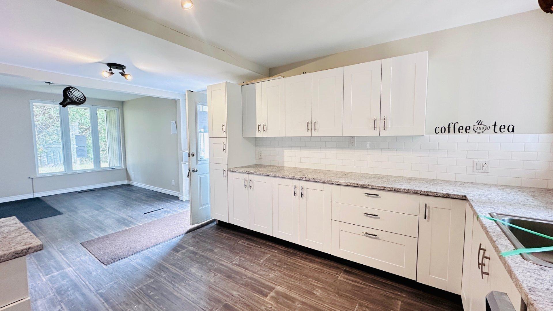 









1102


Boul. de La Salette

,
Saint-Jérôme,




QC
J5L2J7

