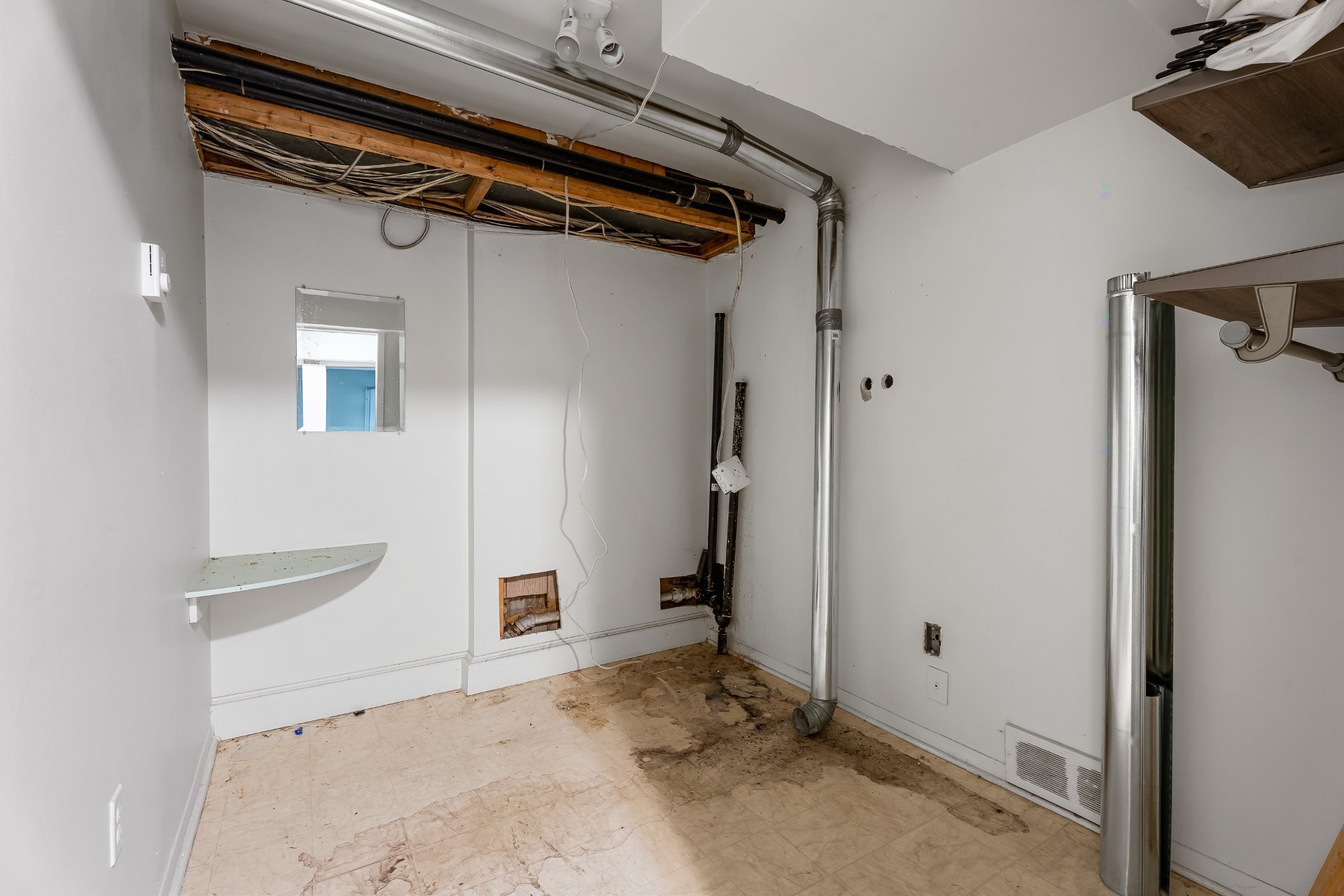 









1102


Boul. de La Salette

,
Saint-Jérôme,




QC
J5L2J7

