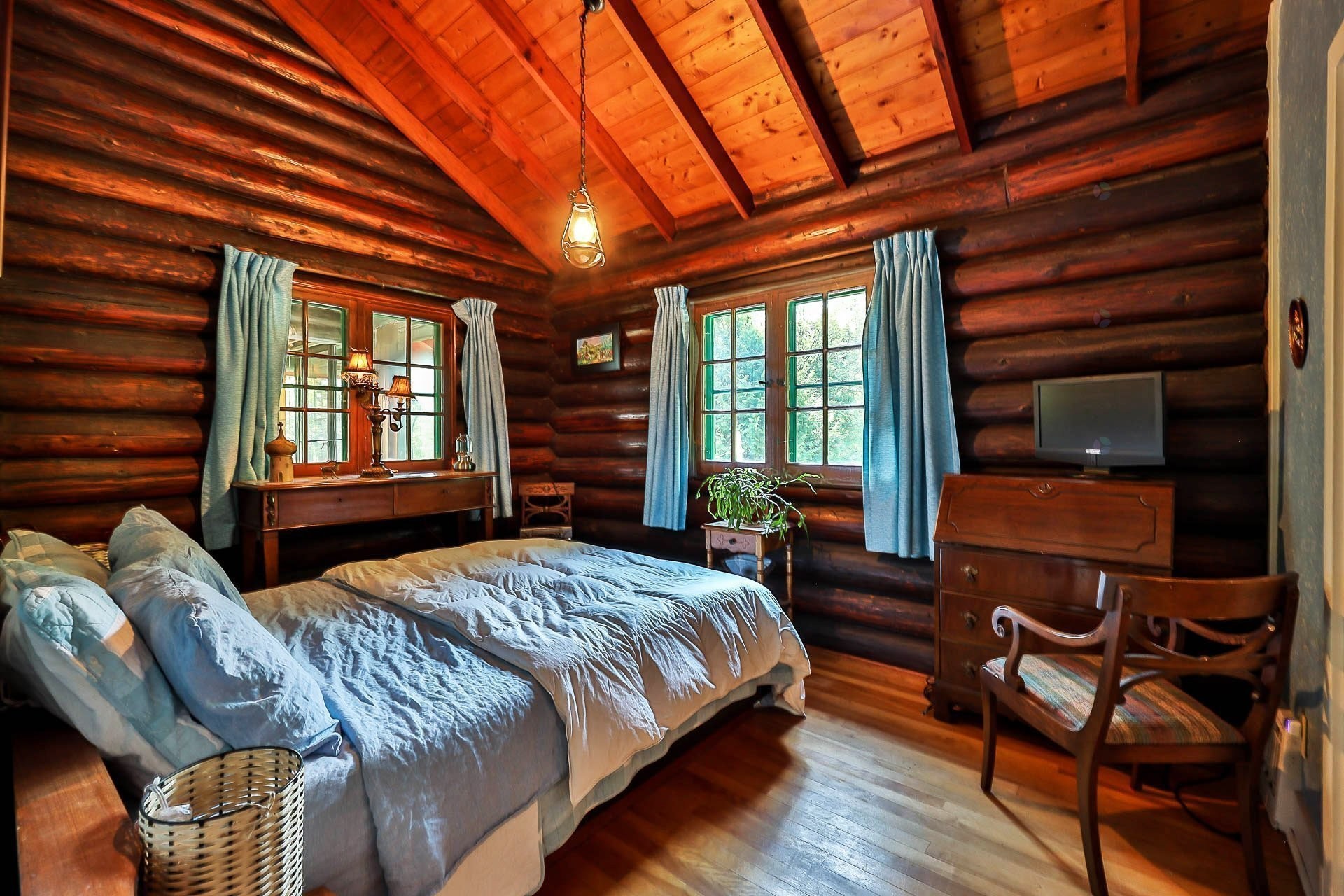 









477


Ch. des Critiques

,
Montebello,




QC
J0V1L0

