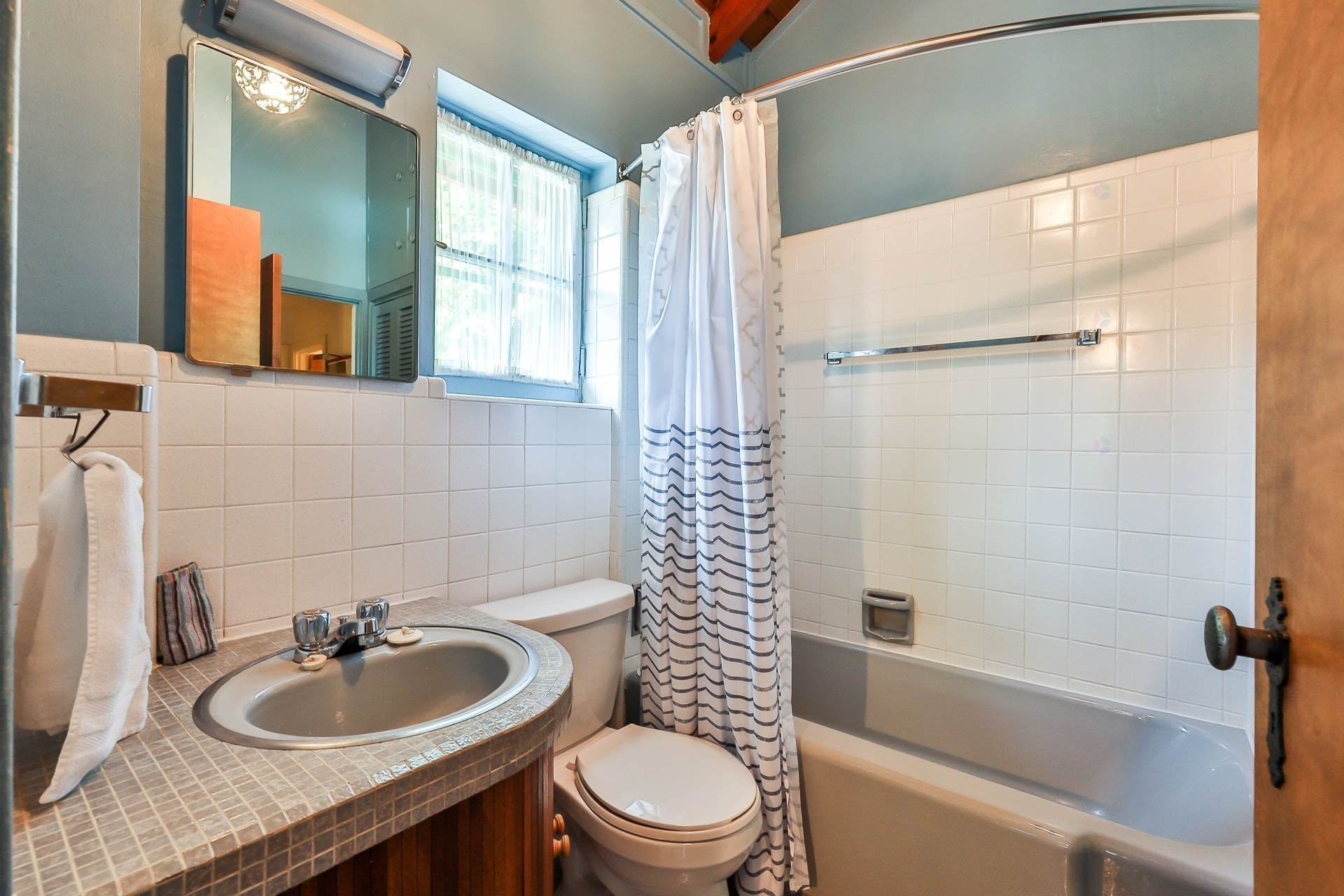 









477


Ch. des Critiques

,
Montebello,




QC
J0V1L0

