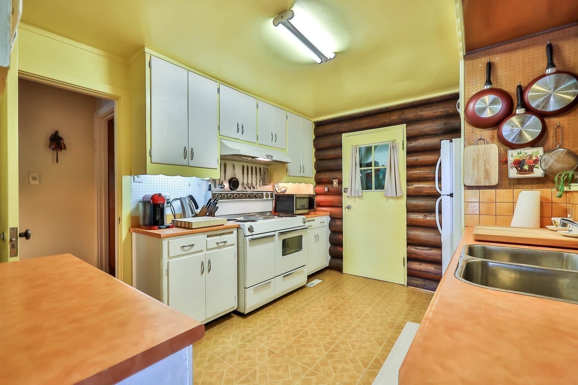 









477


Ch. des Critiques

,
Montebello,




QC
J0V1L0

