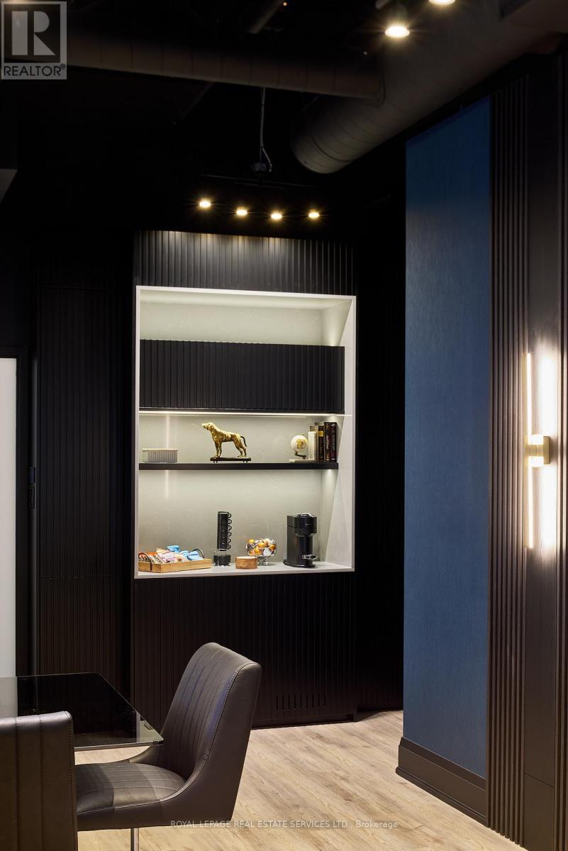 












206 - 3475 REBECCA STREET

,
Oakville,




Ontario
L6L6X9

