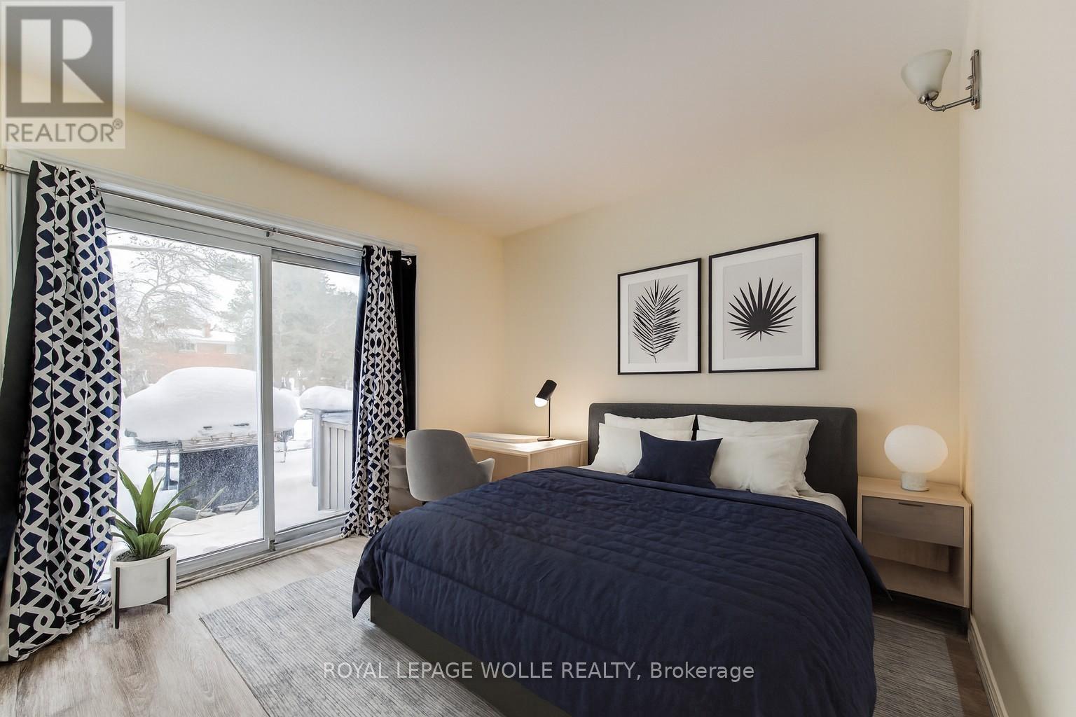 












284 WESTCOURT PLACE

,
Waterloo,




Ontario
N2L2R7

