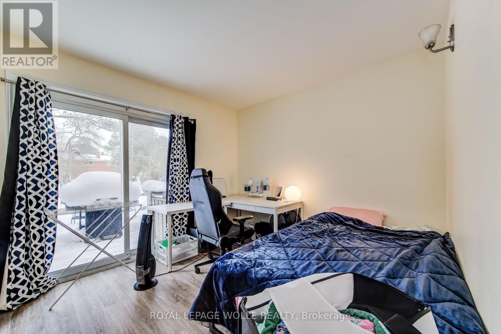 












284 WESTCOURT PLACE

,
Waterloo,




Ontario
N2L2R7

