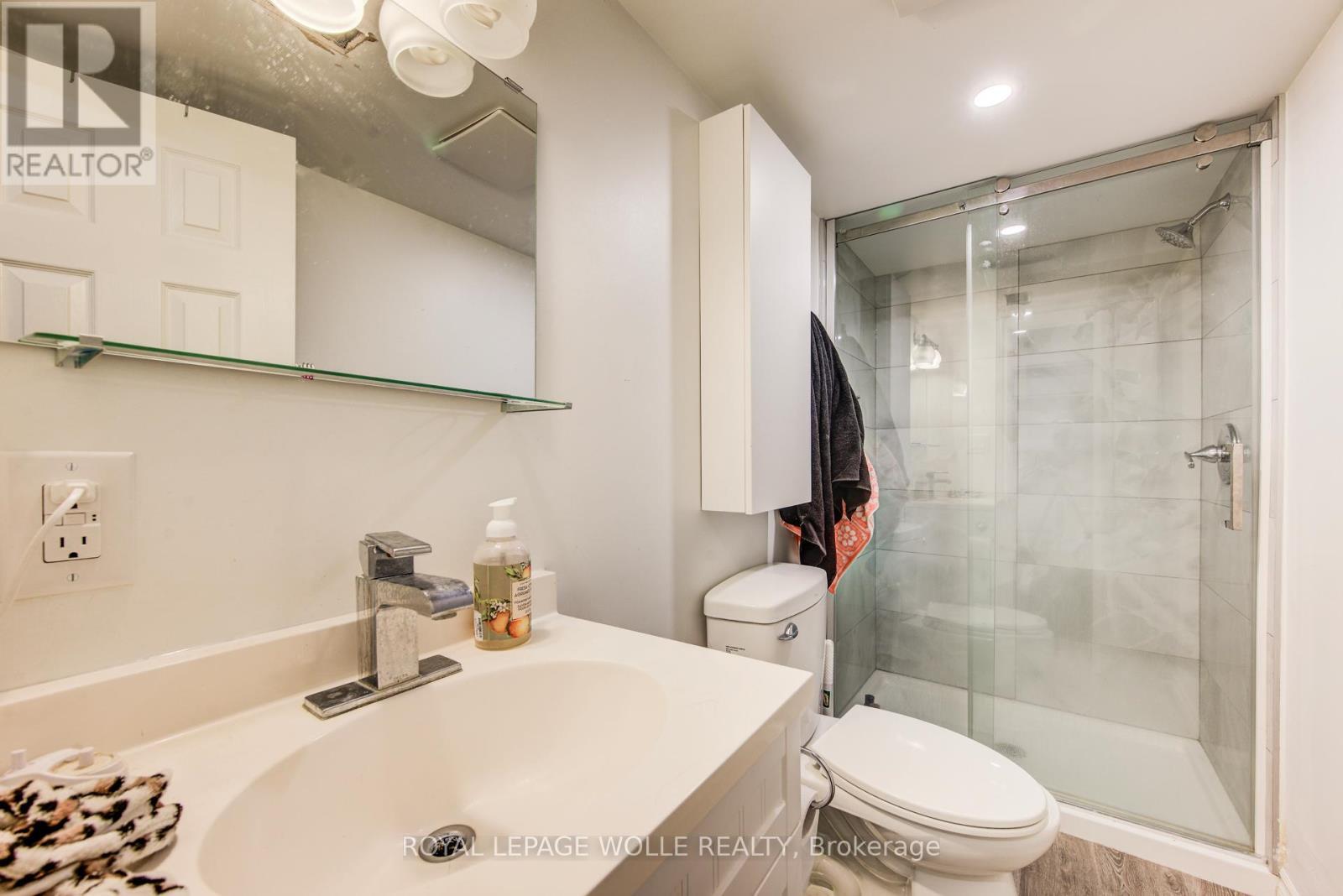 












284 WESTCOURT PLACE

,
Waterloo,




Ontario
N2L2R7

