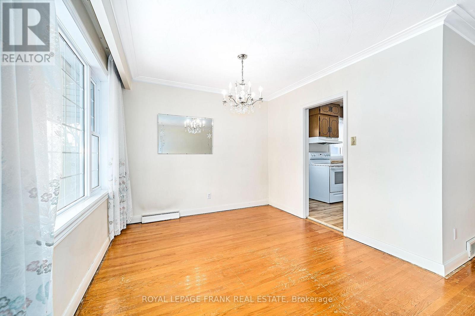 












28 WINNIPEG ROAD

,
Toronto (Kingsview Village-The Westway),




Ontario
M9P2E4

