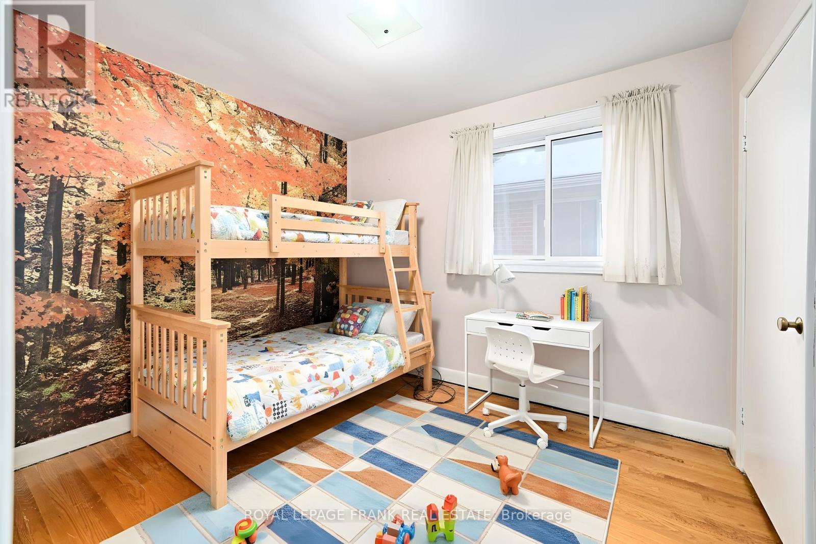 












28 WINNIPEG ROAD

,
Toronto (Kingsview Village-The Westway),




Ontario
M9P2E4

