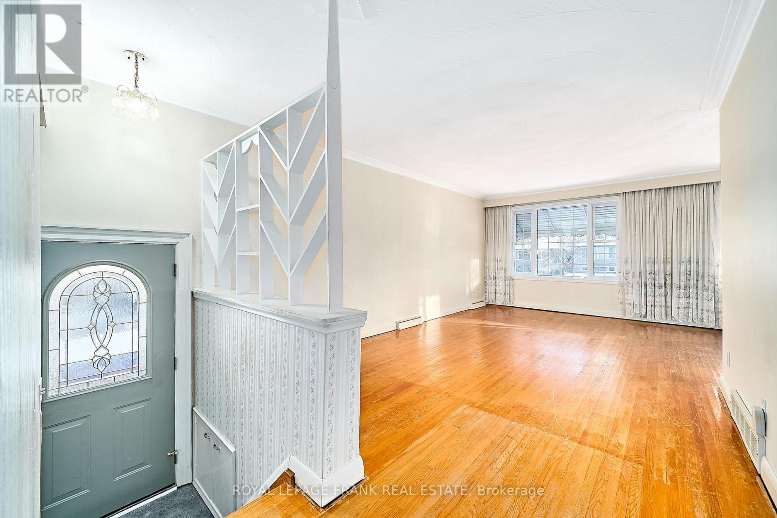 












28 WINNIPEG ROAD

,
Toronto (Kingsview Village-The Westway),




Ontario
M9P2E4

