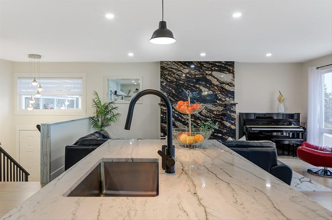 









6178


Lipsett

Avenue,
Peachland,




BC
V0H 1X7

