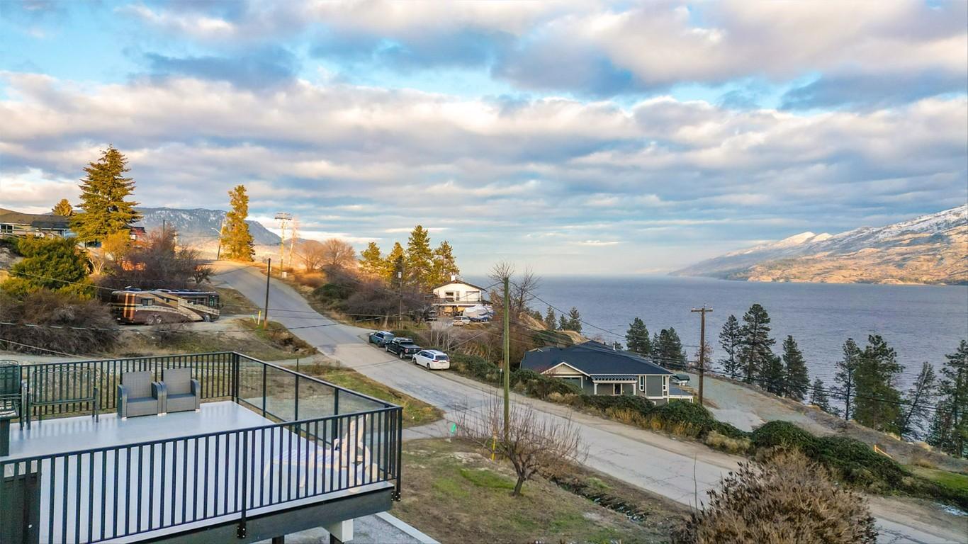 









6178


Lipsett

Avenue,
Peachland,




BC
V0H 1X7

