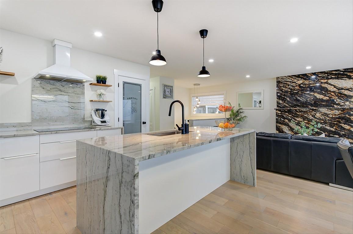 









6178


Lipsett

Avenue,
Peachland,




BC
V0H 1X7

