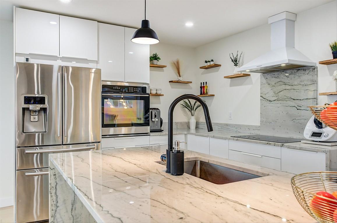 









6178


Lipsett

Avenue,
Peachland,




BC
V0H 1X7

