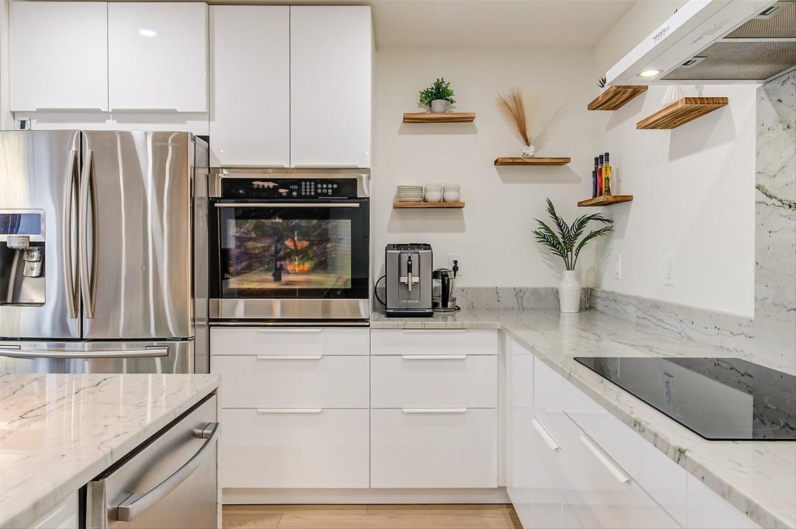 









6178


Lipsett

Avenue,
Peachland,




BC
V0H 1X7

