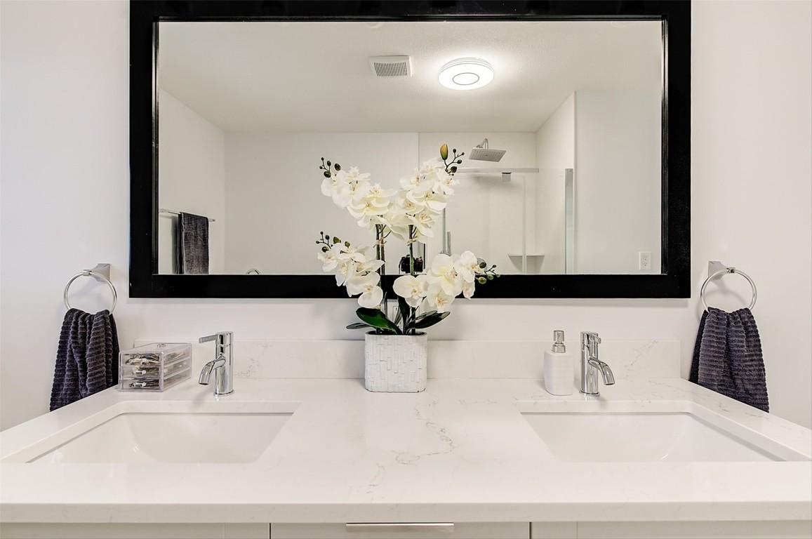 









6178


Lipsett

Avenue,
Peachland,




BC
V0H 1X7

