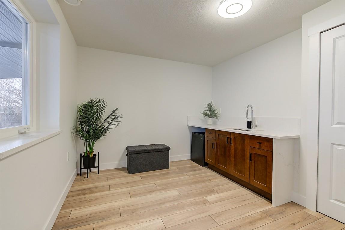 









6178


Lipsett

Avenue,
Peachland,




BC
V0H 1X7

