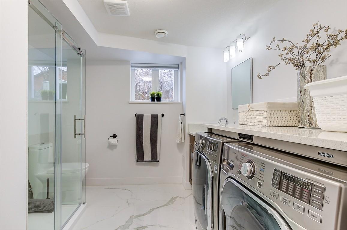 









6178


Lipsett

Avenue,
Peachland,




BC
V0H 1X7

