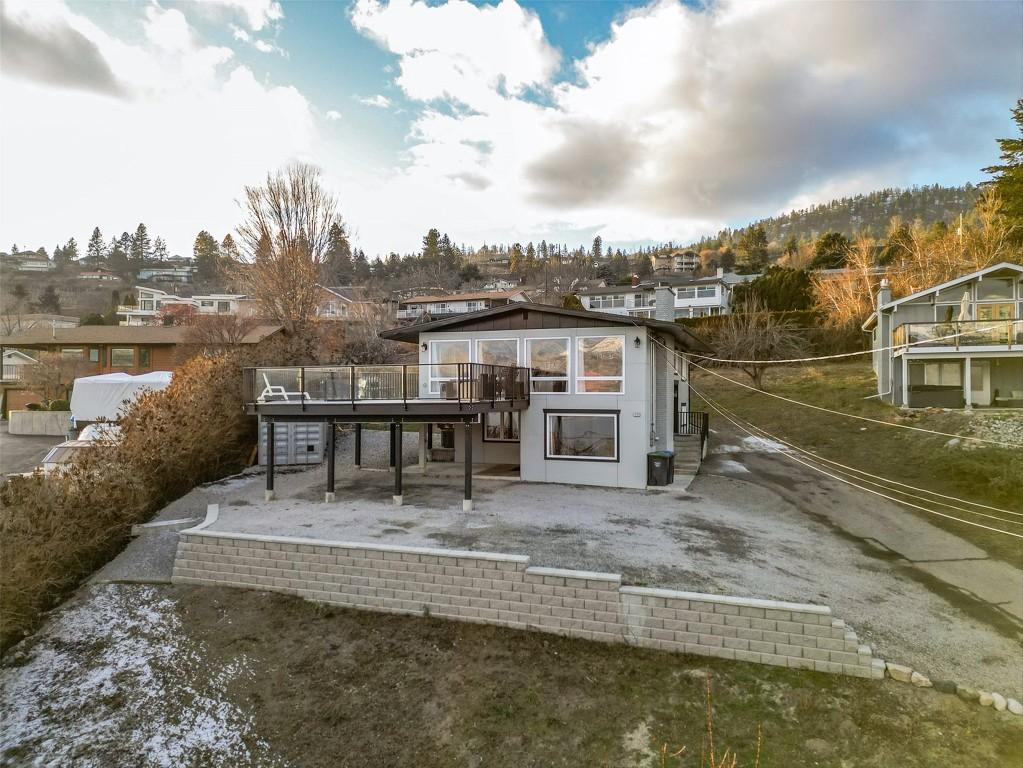 









6178


Lipsett

Avenue,
Peachland,




BC
V0H 1X7

