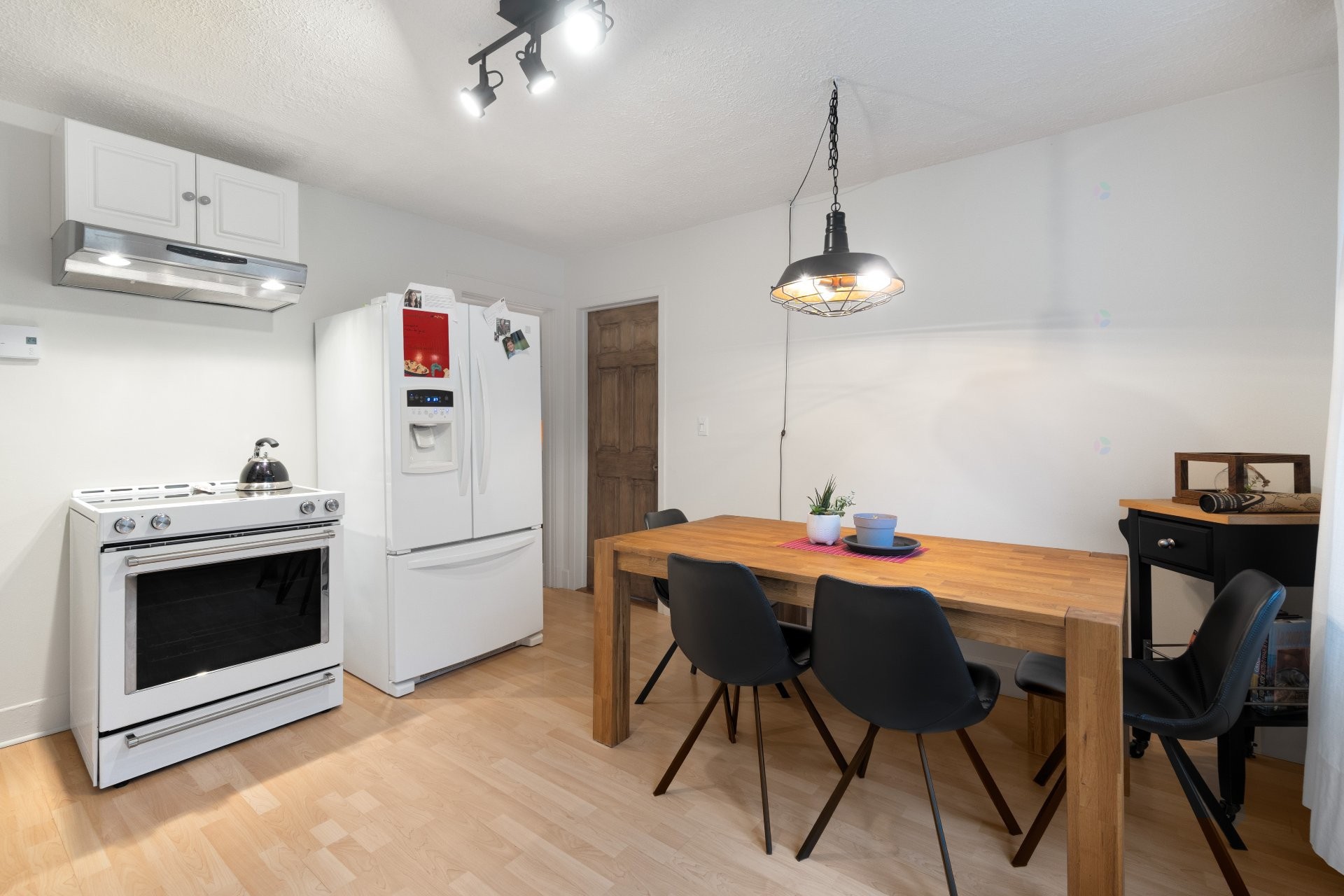 









1250

 - 1254


Rue Lincoln

,
Sherbrooke (Les Nations),




QC
J1H2H9

