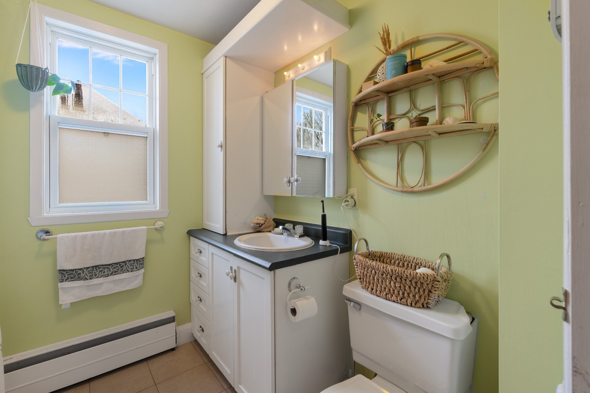 









1250

 - 1254


Rue Lincoln

,
Sherbrooke (Les Nations),




QC
J1H2H9

