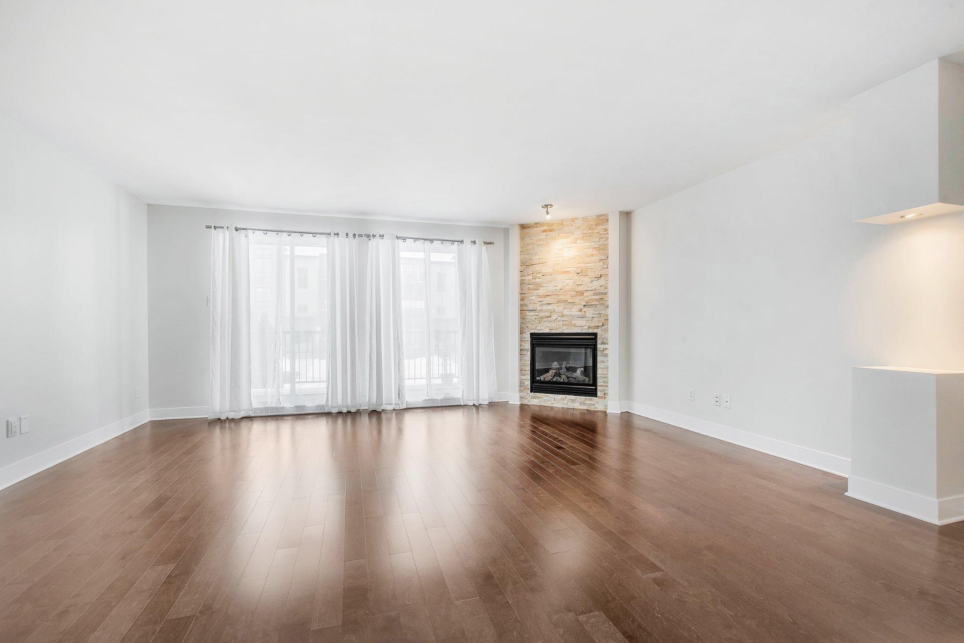 









691


Mtée des Pionniers

, 201,
Terrebonne (Lachenaie),




QC
J6V1T7

