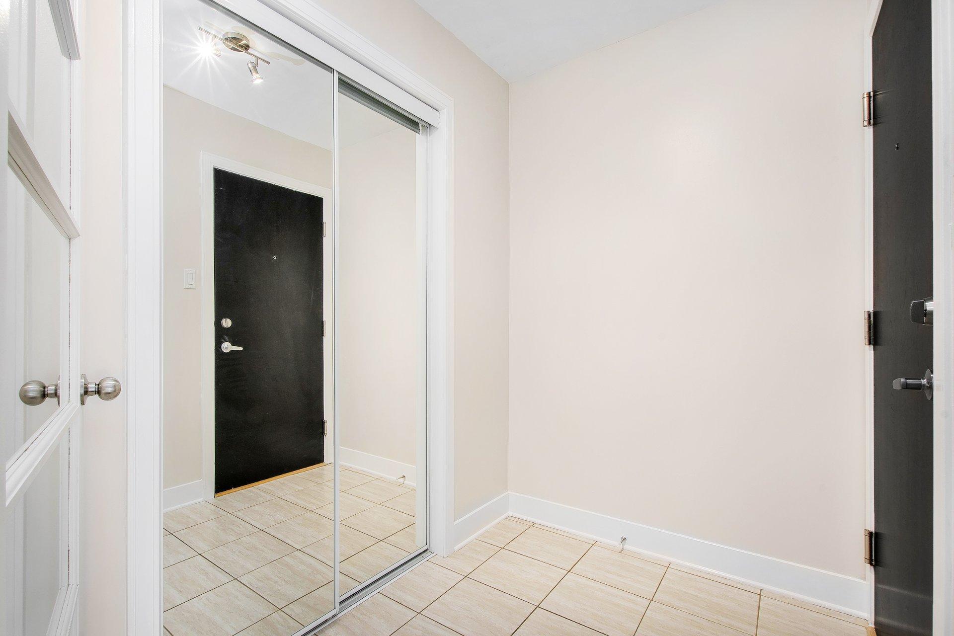 









691


Mtée des Pionniers

, 201,
Terrebonne (Lachenaie),




QC
J6V1T7

