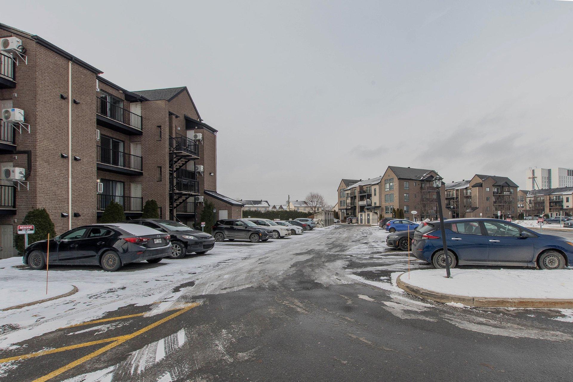 









691


Mtée des Pionniers

, 201,
Terrebonne (Lachenaie),




QC
J6V1T7

