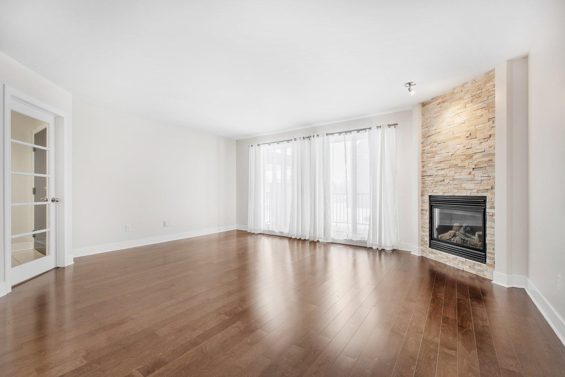 









691


Mtée des Pionniers

, 201,
Terrebonne (Lachenaie),




QC
J6V1T7

