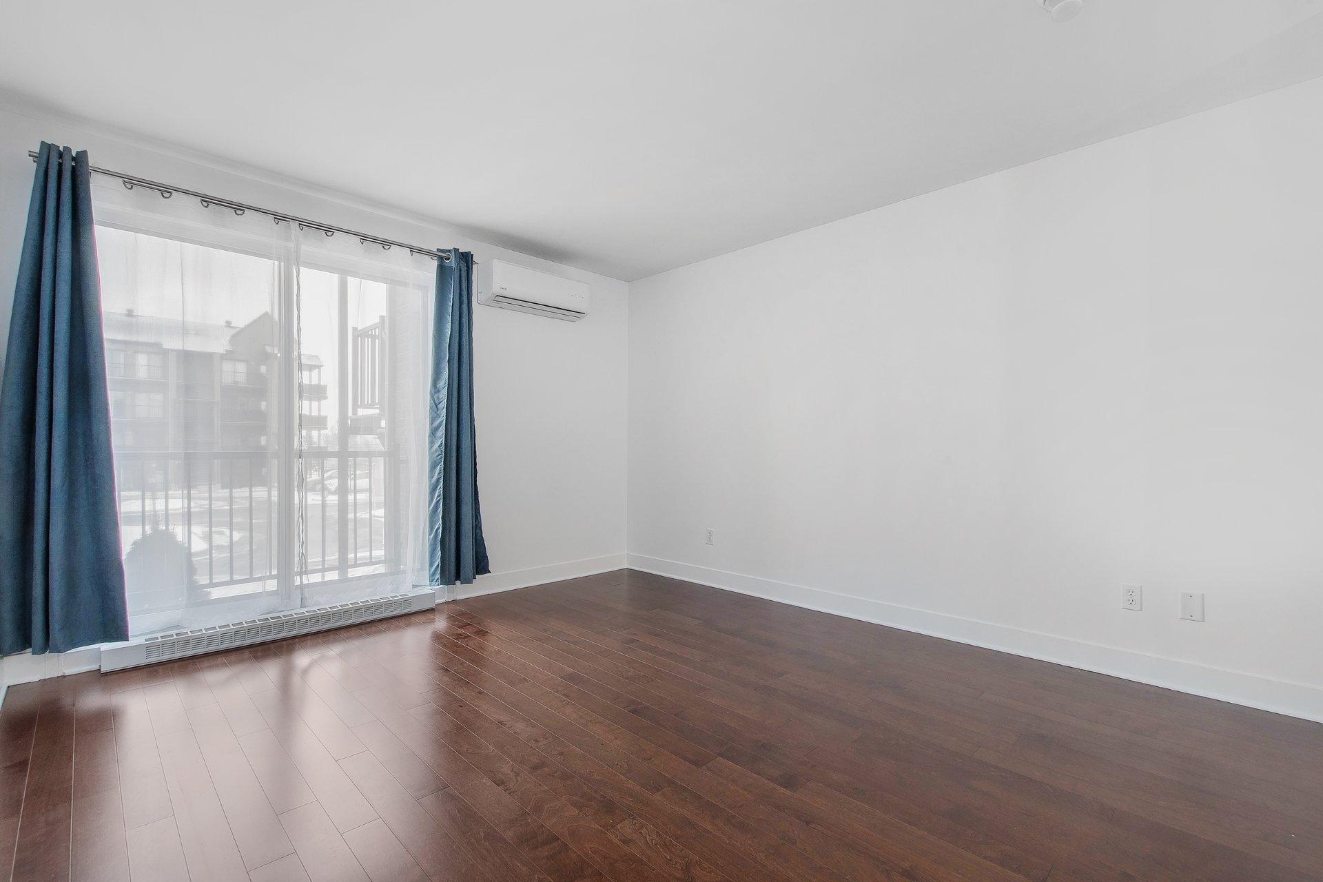 









691


Mtée des Pionniers

, 201,
Terrebonne (Lachenaie),




QC
J6V1T7

