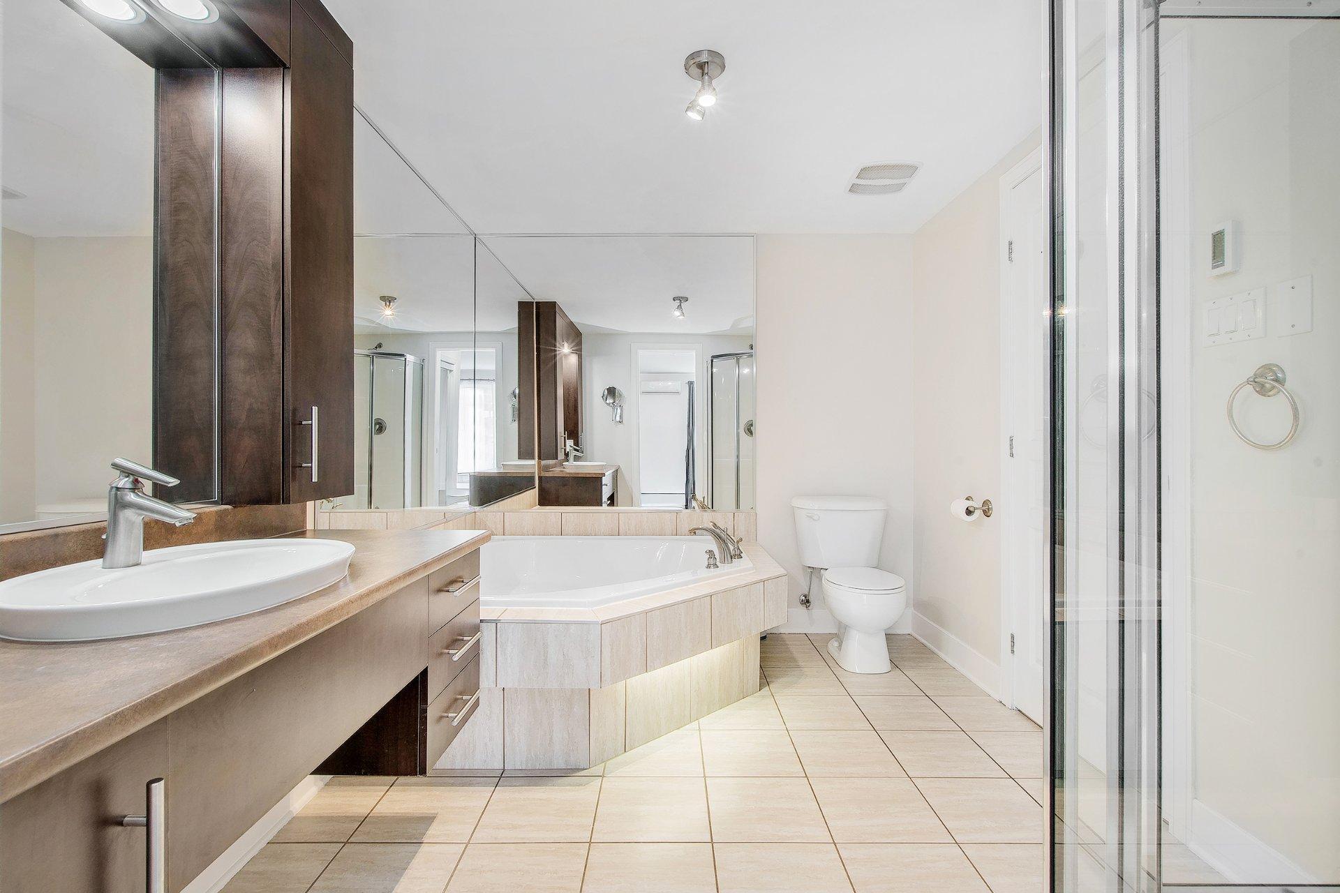 









691


Mtée des Pionniers

, 201,
Terrebonne (Lachenaie),




QC
J6V1T7

