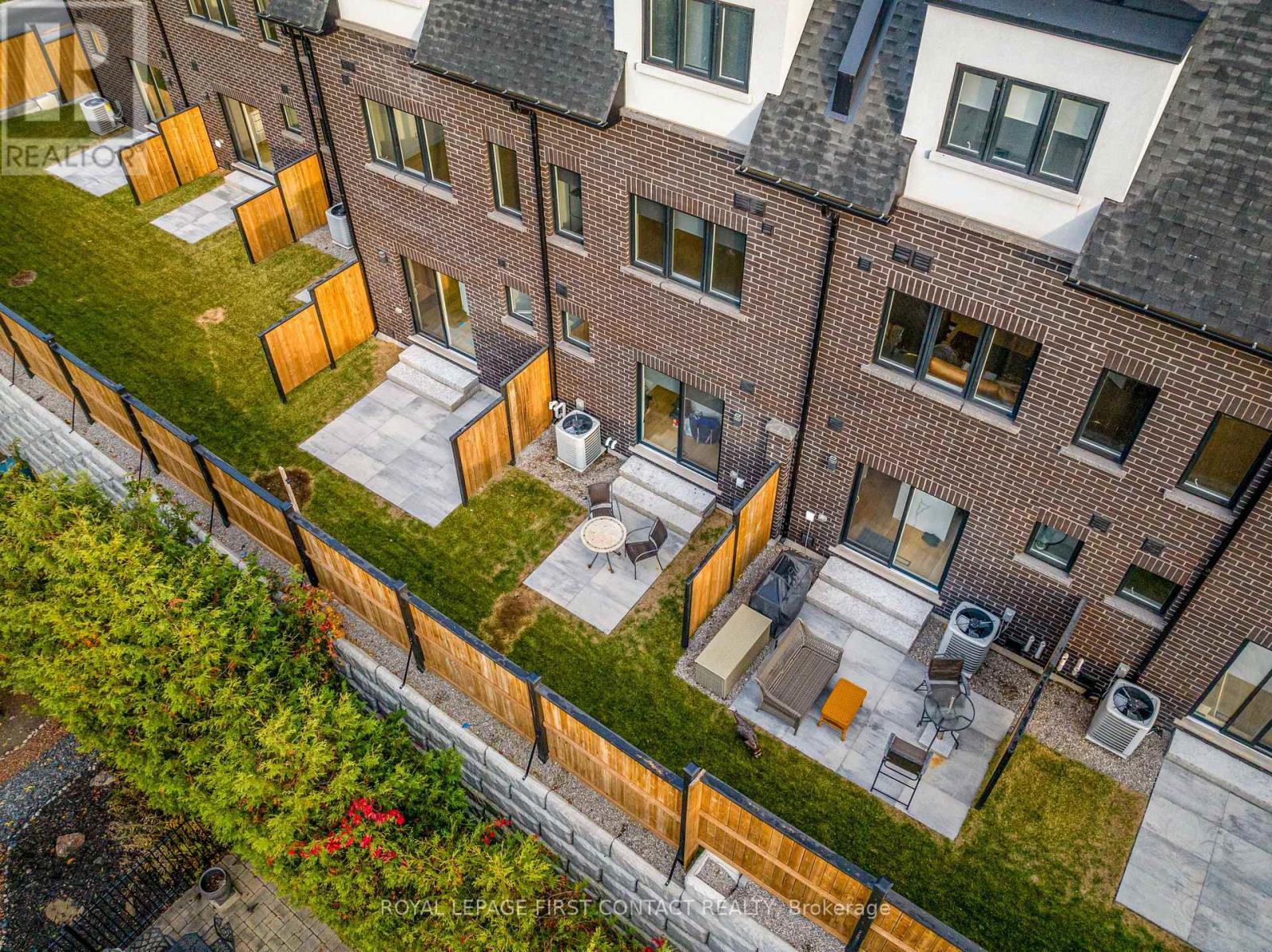 












12 ALDERWOOD LANE

,
Barrie,




Ontario
L4N3J2

