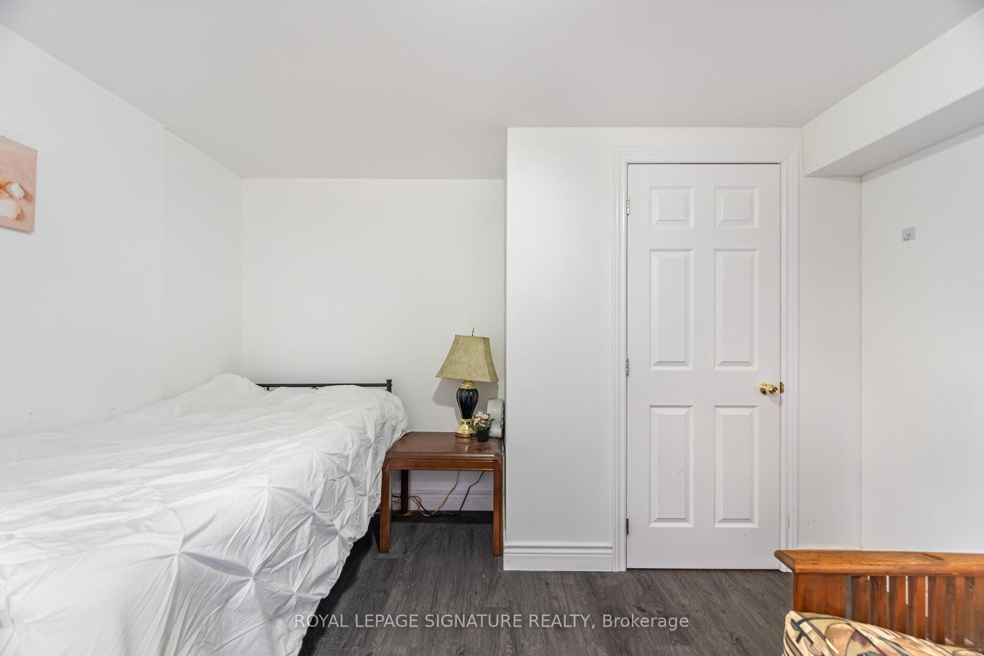 









406


Tamarack

Drive, Main,
Waterloo,




ON
N2L 4G6

