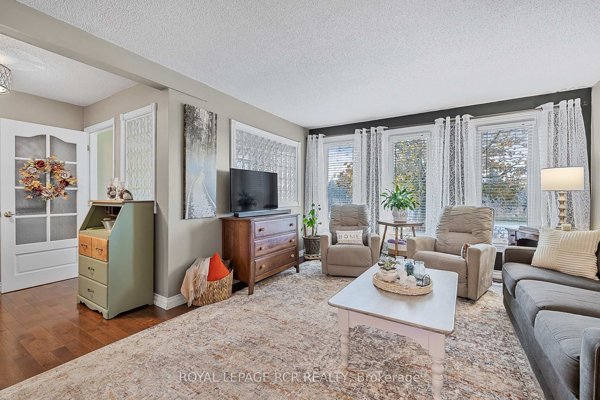 









99


Toll

Road,
East Gwillimbury,




ON
L9N 1G7

