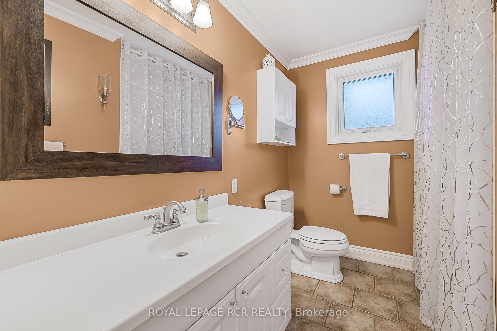 









99


Toll

Road,
East Gwillimbury,




ON
L9N 1G7

