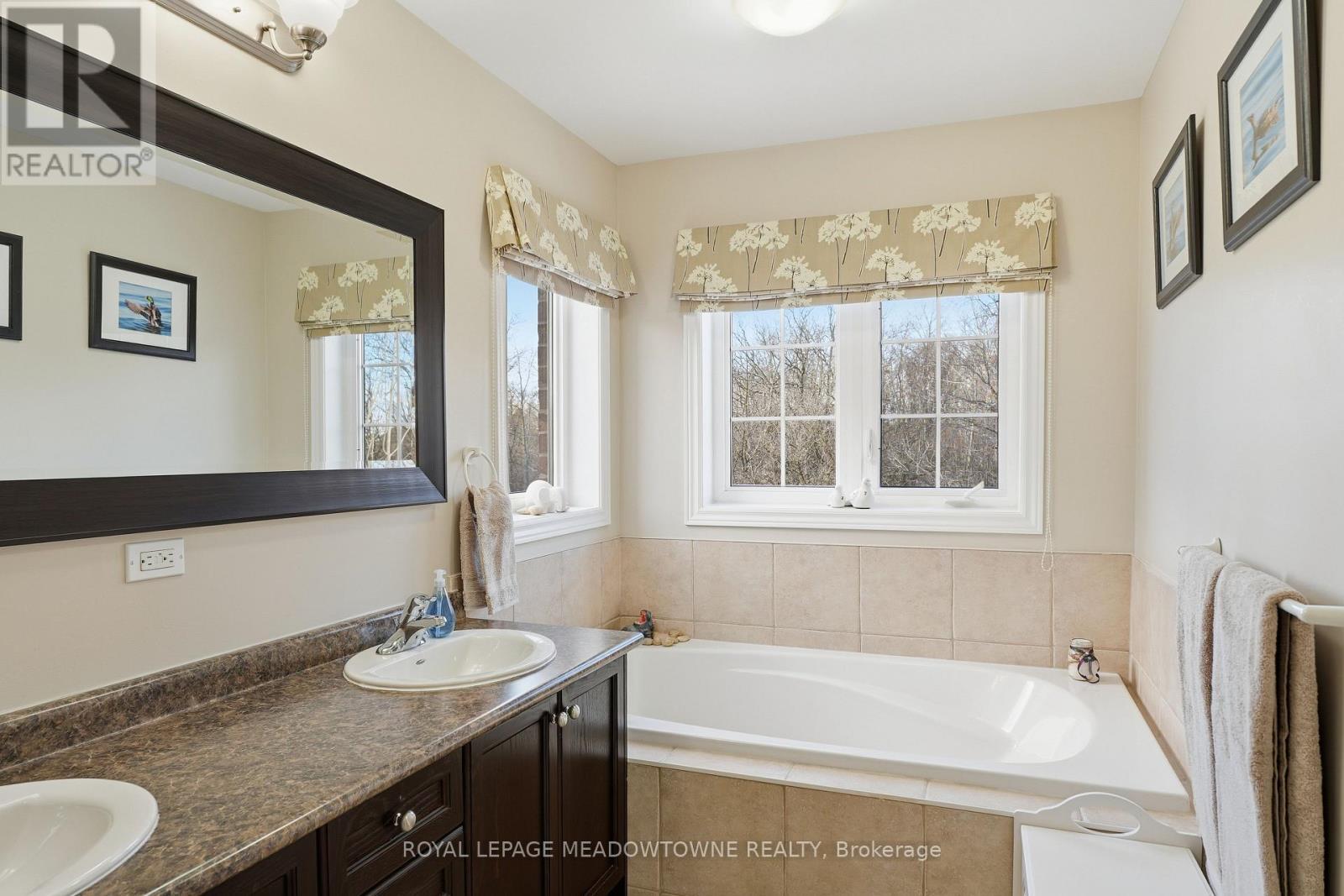 












633 WETTLAUFER TERRACE

,
Milton,




Ontario
L9T8N1

