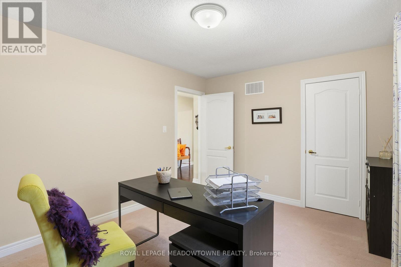 












633 WETTLAUFER TERRACE

,
Milton,




Ontario
L9T8N1

