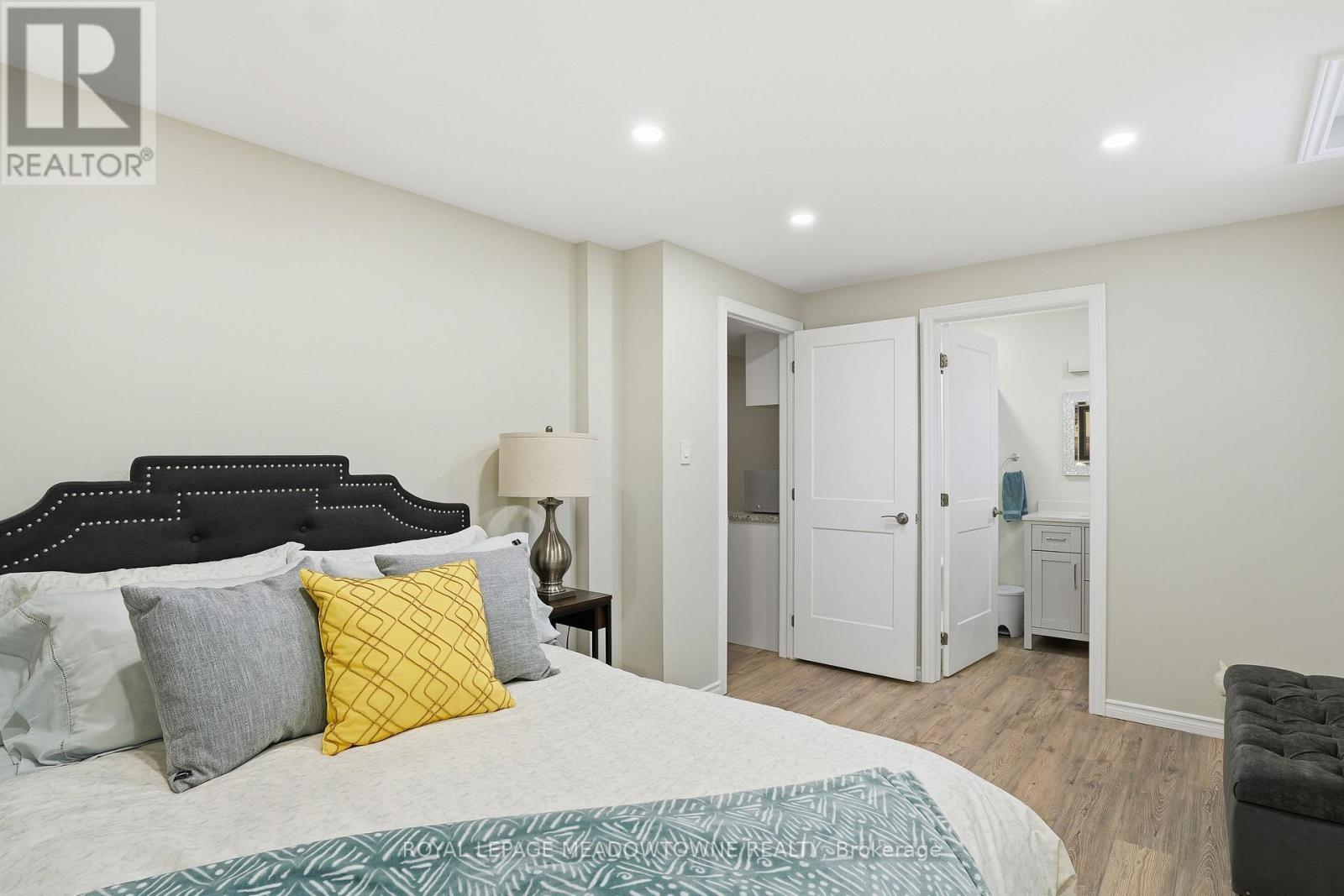 












633 WETTLAUFER TERRACE

,
Milton,




Ontario
L9T8N1

