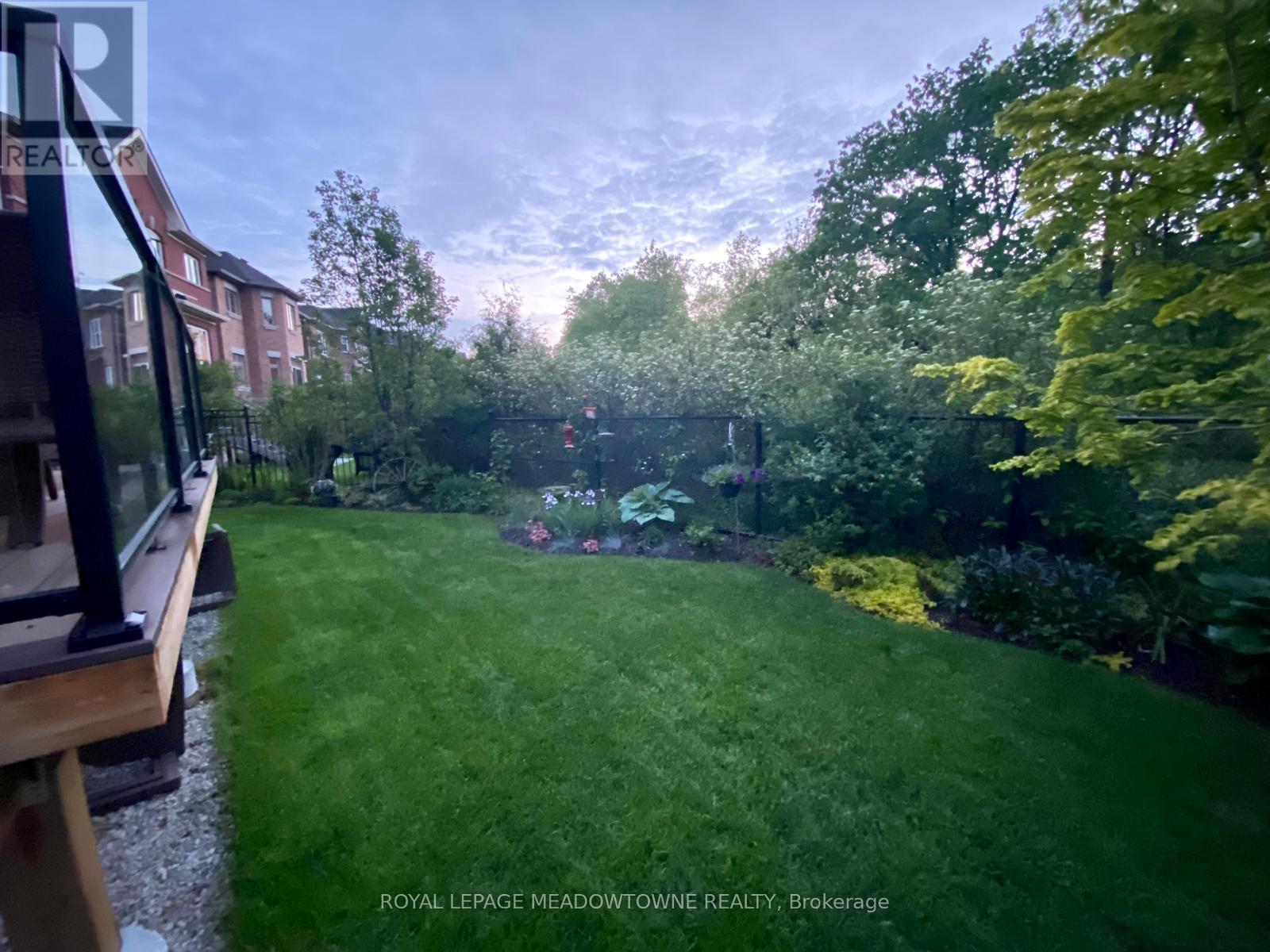 












633 WETTLAUFER TERRACE

,
Milton,




Ontario
L9T8N1

