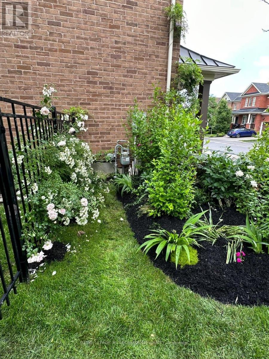 












633 WETTLAUFER TERRACE

,
Milton,




Ontario
L9T8N1

