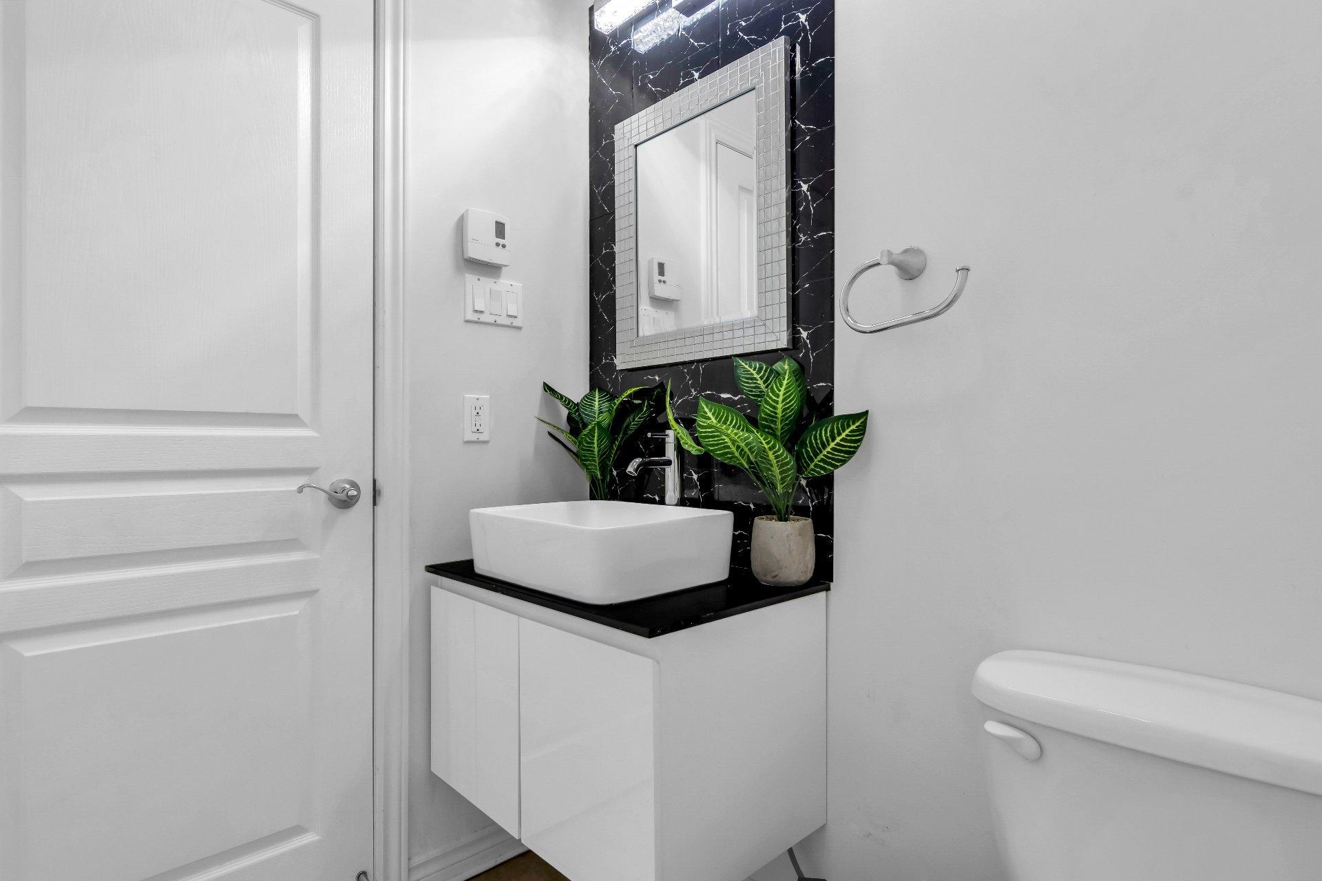 









12809


Rue Brook

,
Montréal (Pierrefonds-Roxboro),




QC
H8Z1C1

