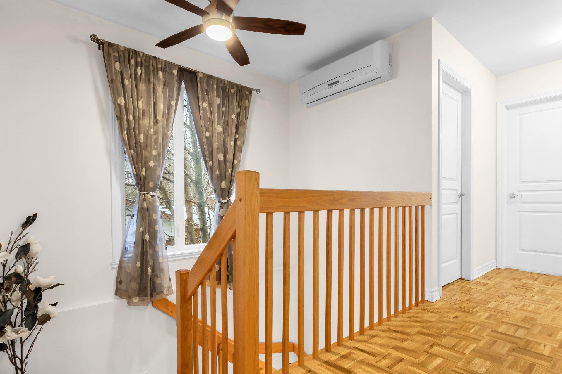 









12809


Rue Brook

,
Montréal (Pierrefonds-Roxboro),




QC
H8Z1C1

