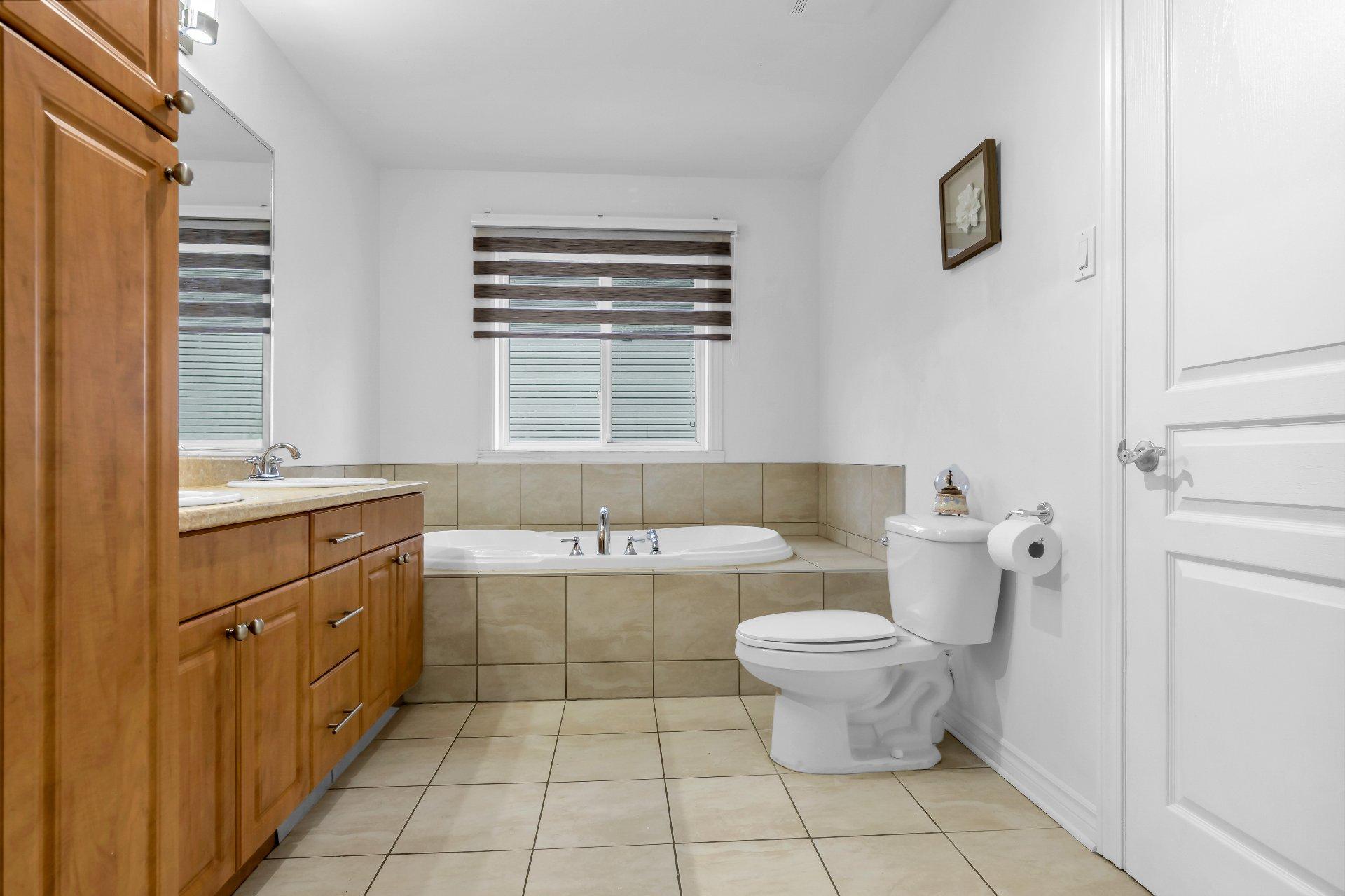 









12809


Rue Brook

,
Montréal (Pierrefonds-Roxboro),




QC
H8Z1C1

