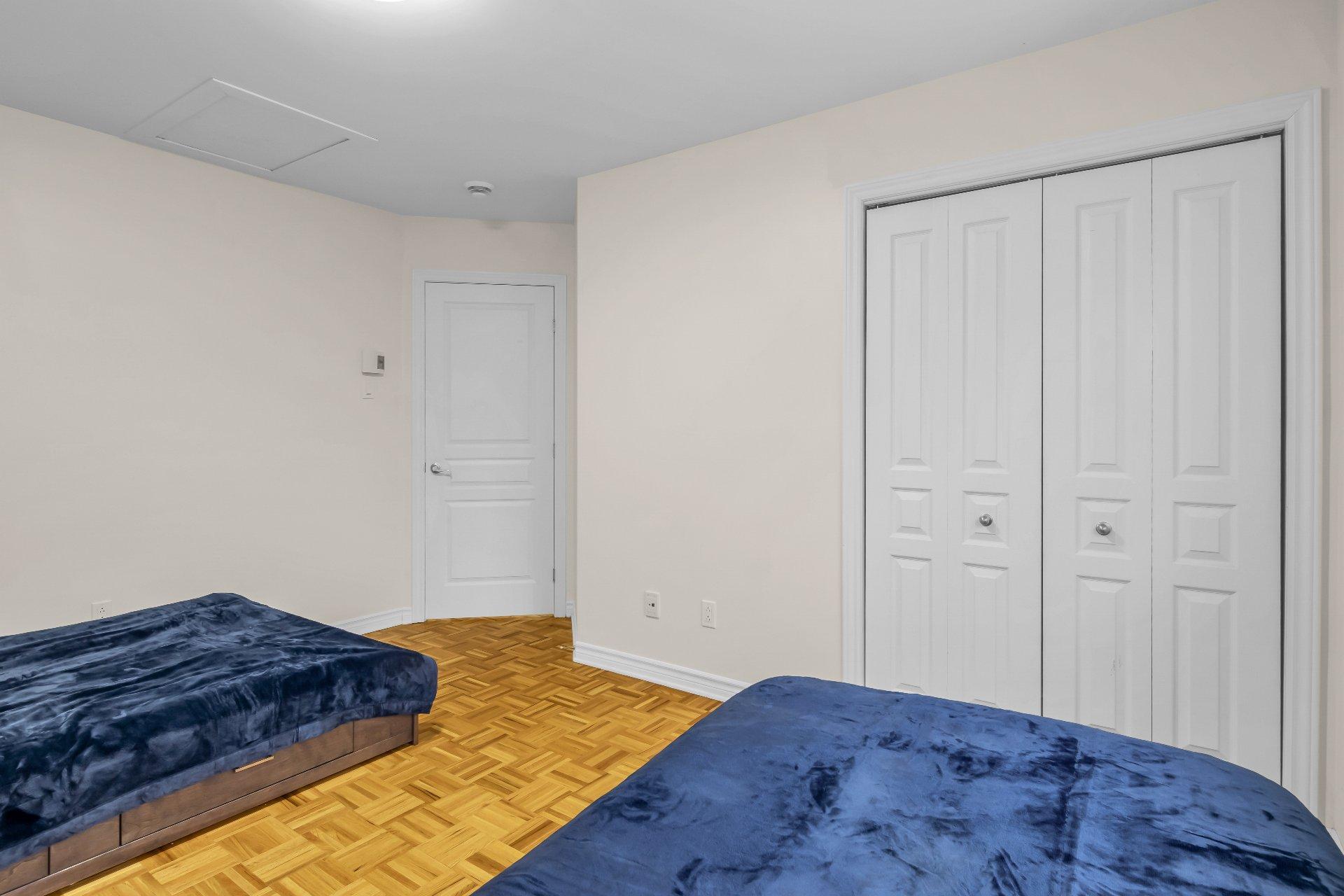 









12809


Rue Brook

,
Montréal (Pierrefonds-Roxboro),




QC
H8Z1C1

