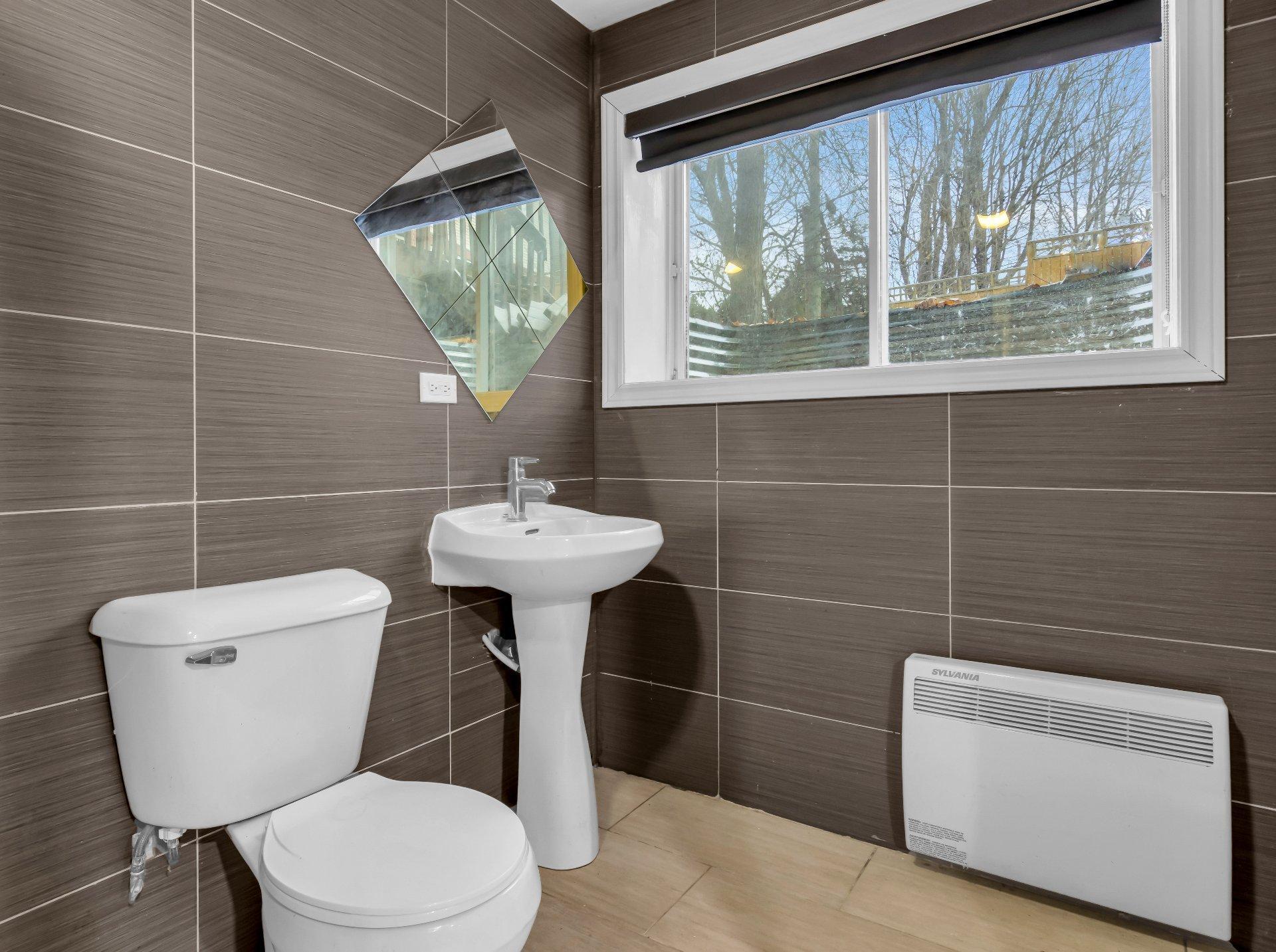 









12809


Rue Brook

,
Montréal (Pierrefonds-Roxboro),




QC
H8Z1C1

