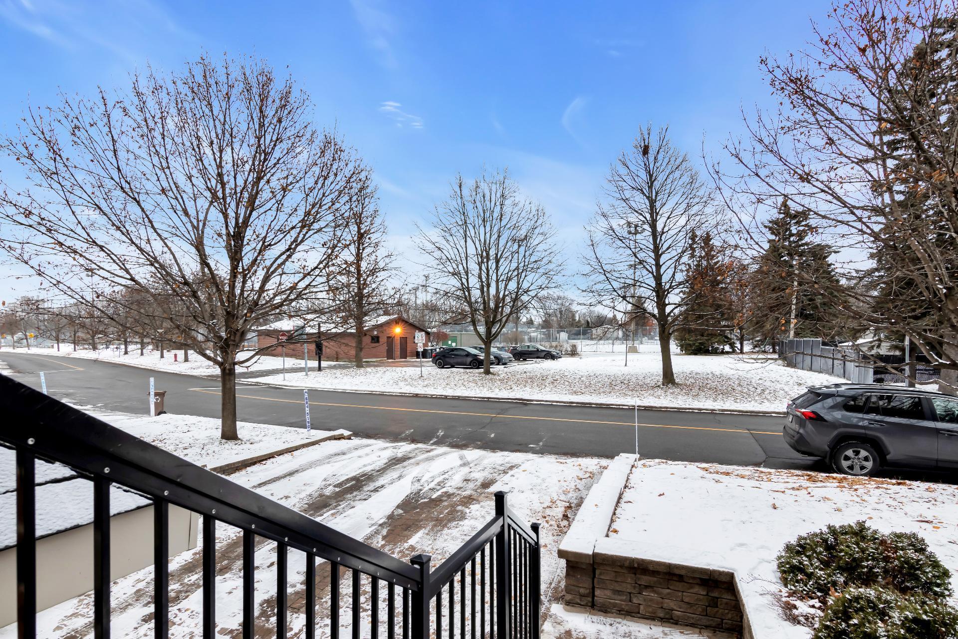 









12809


Rue Brook

,
Montréal (Pierrefonds-Roxboro),




QC
H8Z1C1

