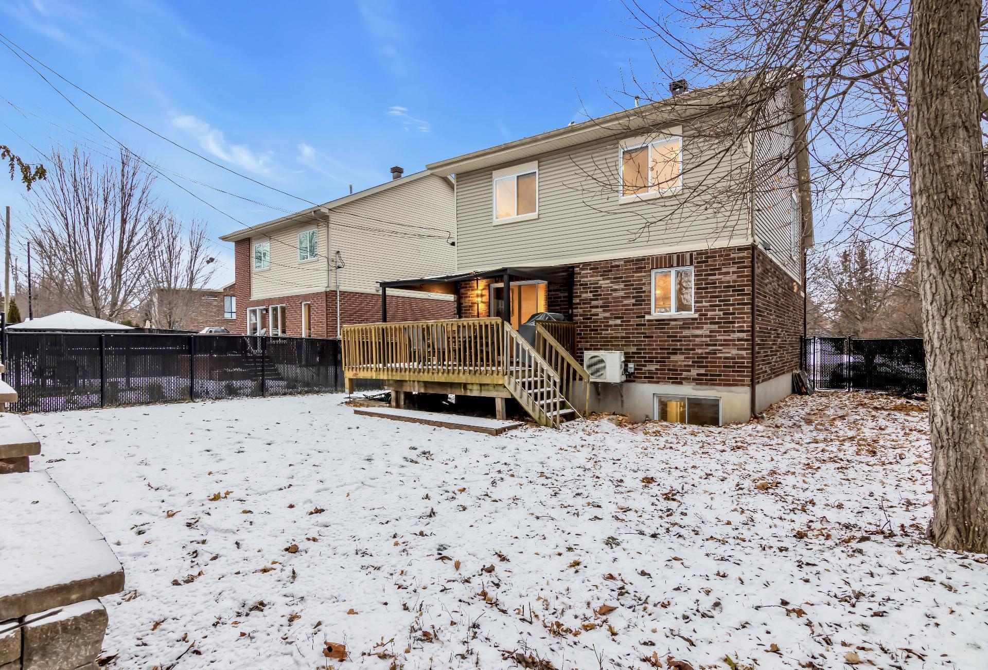 









12809


Rue Brook

,
Montréal (Pierrefonds-Roxboro),




QC
H8Z1C1

