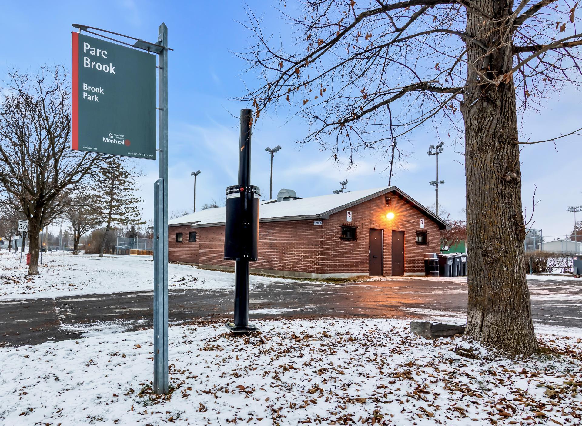 









12809


Rue Brook

,
Montréal (Pierrefonds-Roxboro),




QC
H8Z1C1

