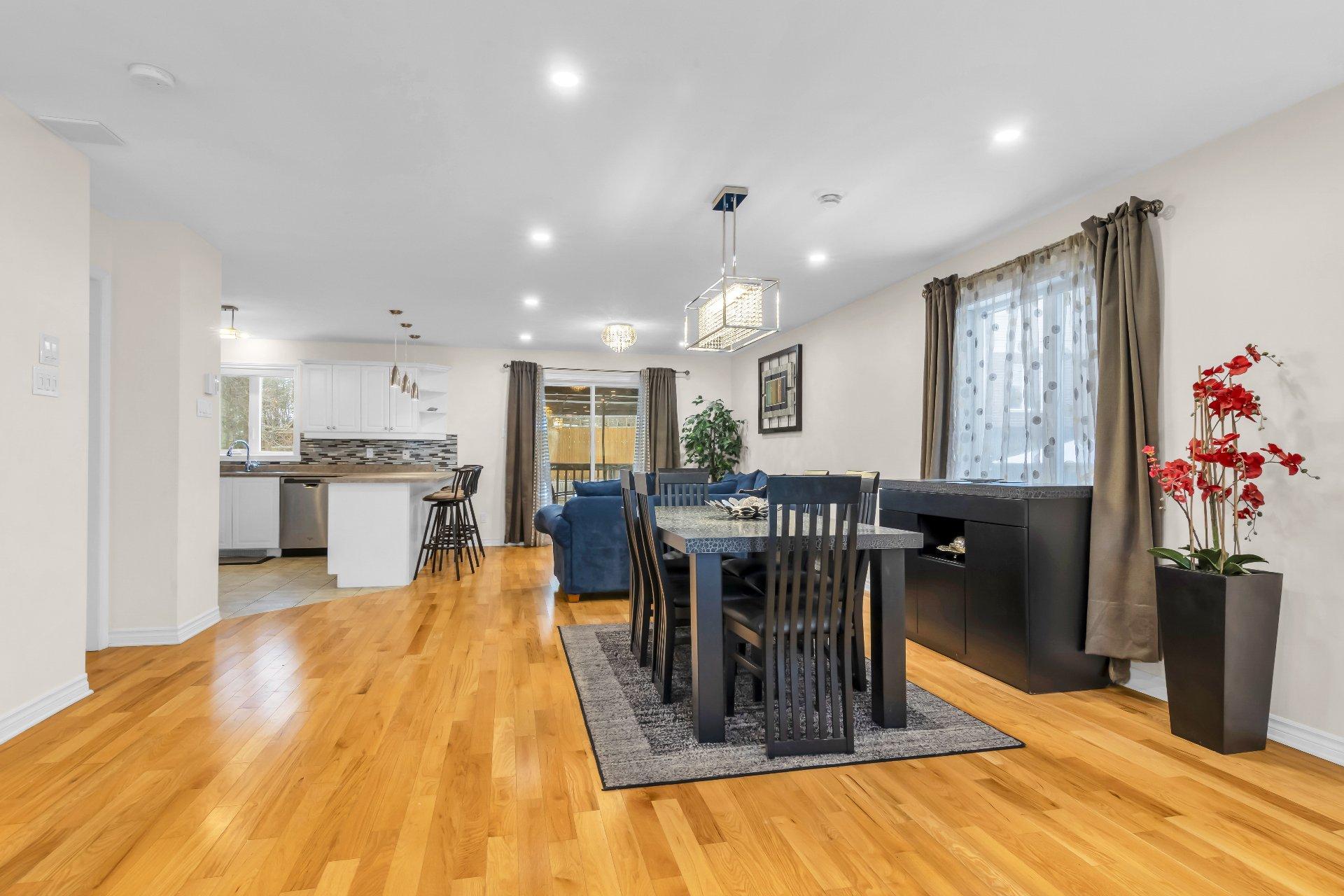 









12809


Rue Brook

,
Montréal (Pierrefonds-Roxboro),




QC
H8Z1C1

