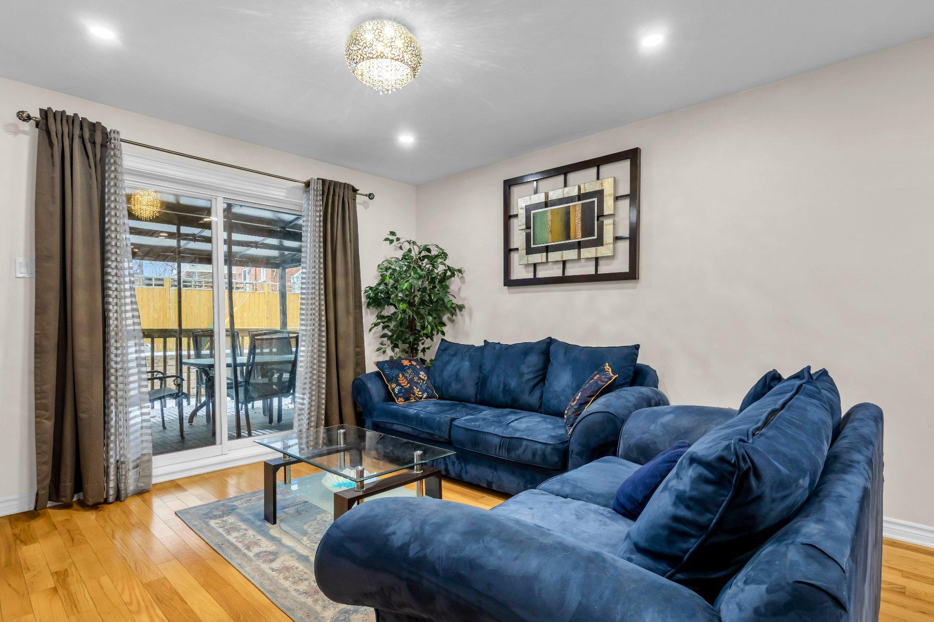 









12809


Rue Brook

,
Montréal (Pierrefonds-Roxboro),




QC
H8Z1C1

