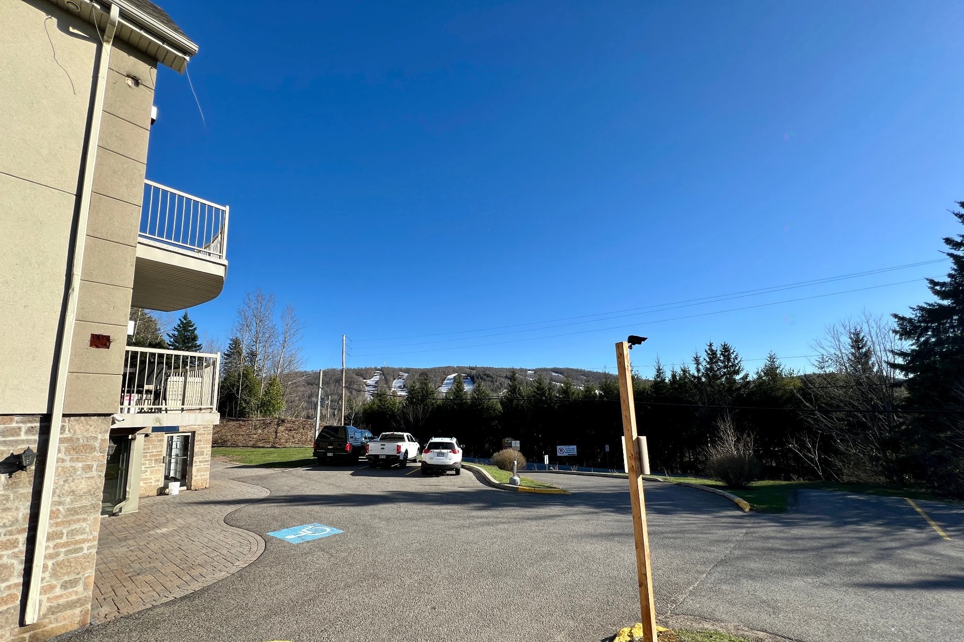 









500


Ch. des Frênes

, 206,
Piedmont,




QC
J0R1K0

